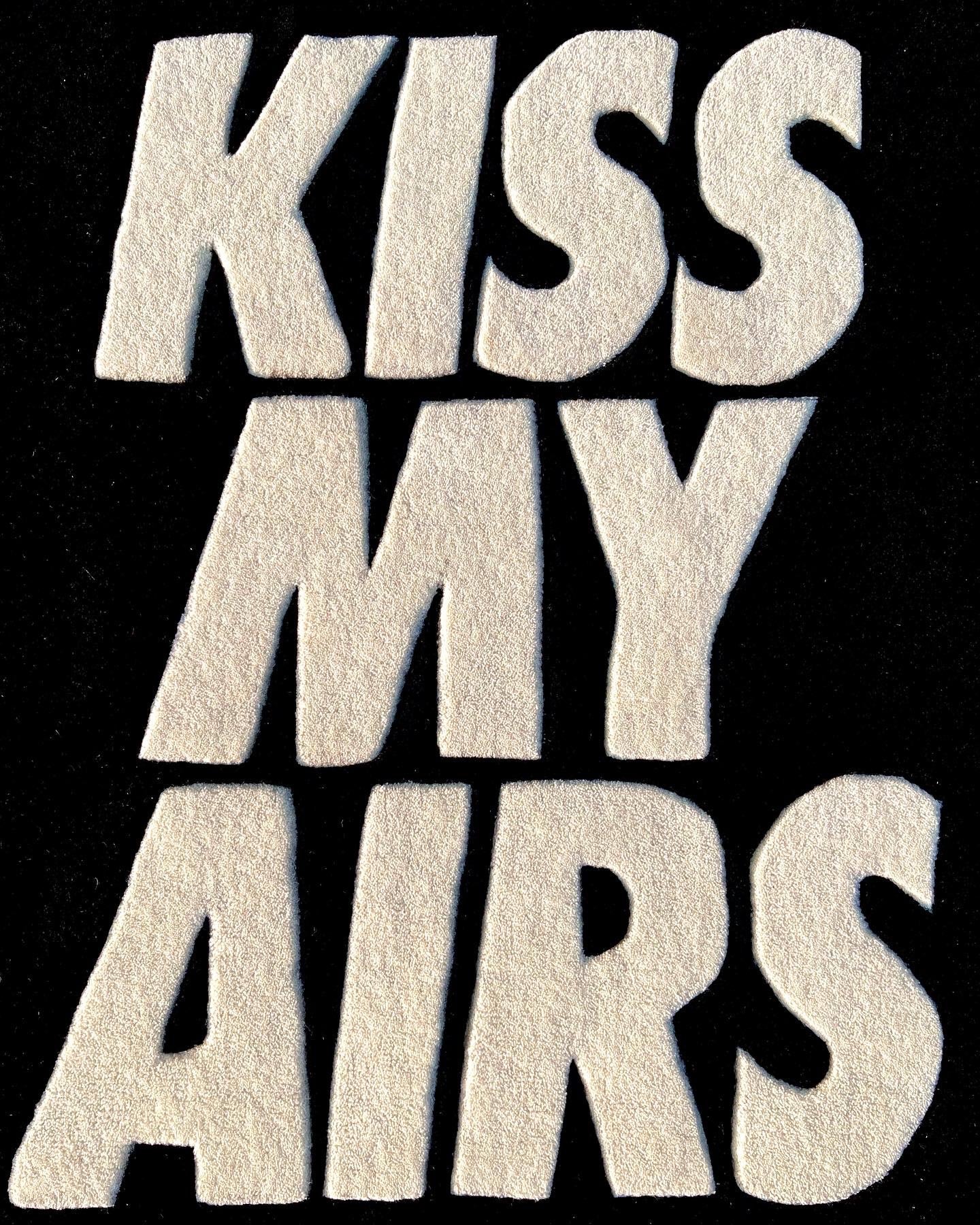 Kiss My Airs Black Custom Rug by Tuftplace