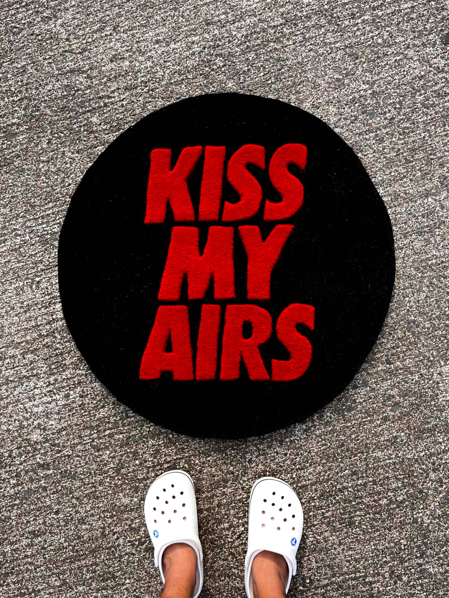 Kiss My Airs Circle Custom Rug by Tuftplace