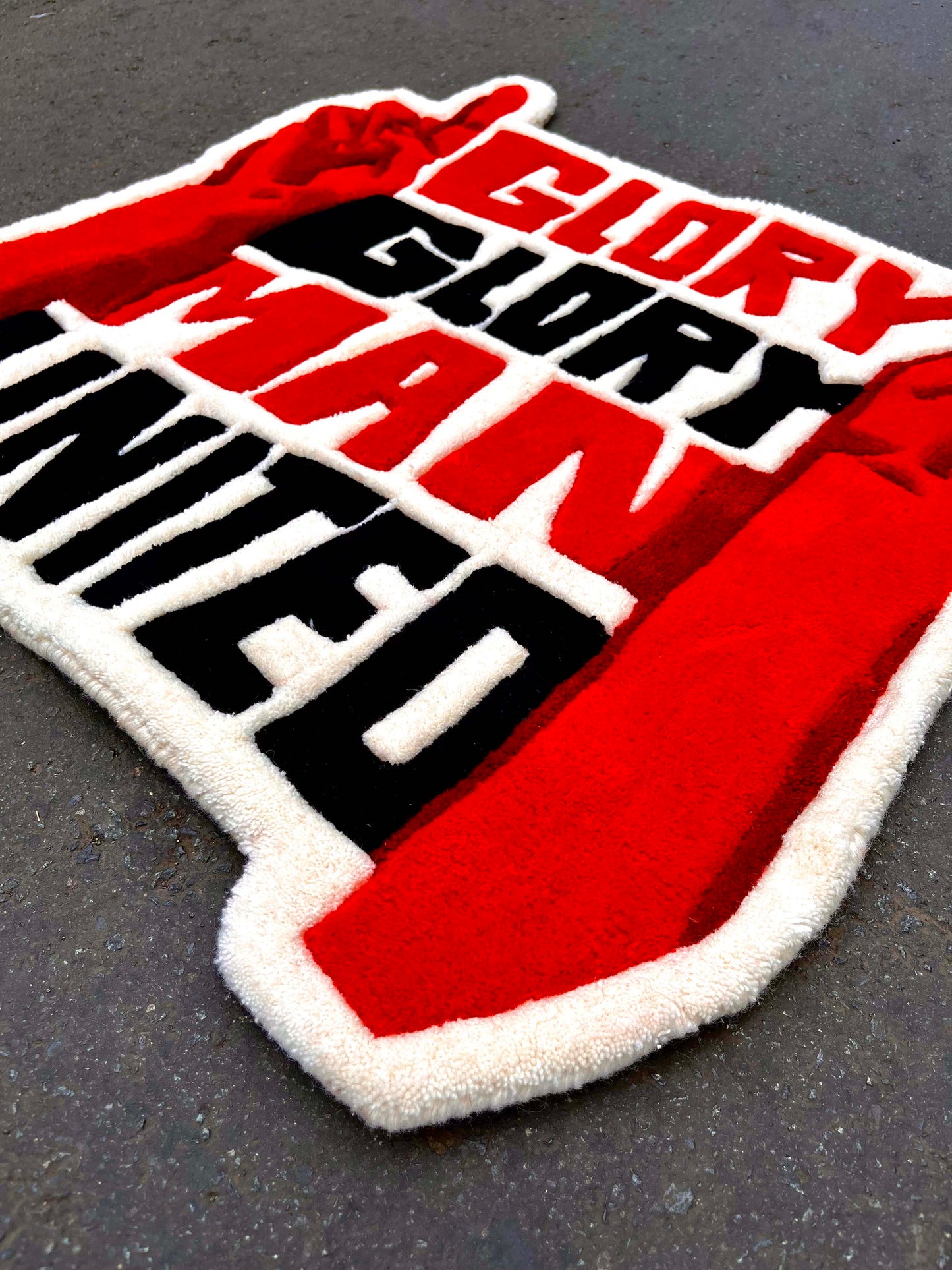 Man Utd GGMU Custom Rug by Tuftplace